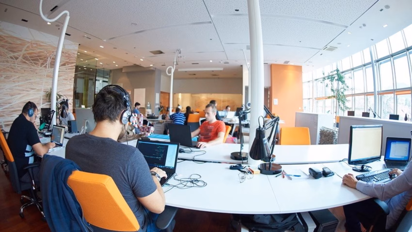 How Many People Does It Take to Form An iOS App Development Team?
